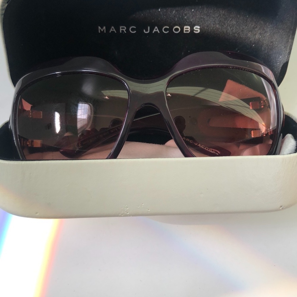 Marc Jacobs Oversized Sunglasses - Picture 8 of 8